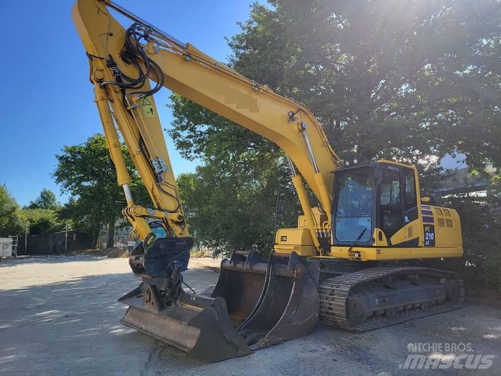 Komatsu PC210LC-11 Roomikekskavaatorid