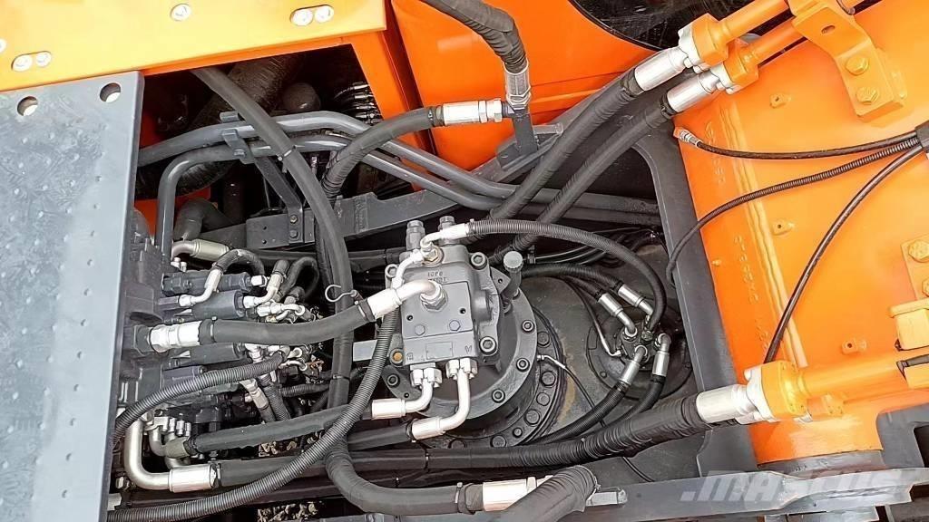 Doosan 225 LC-9 Roomikekskavaatorid