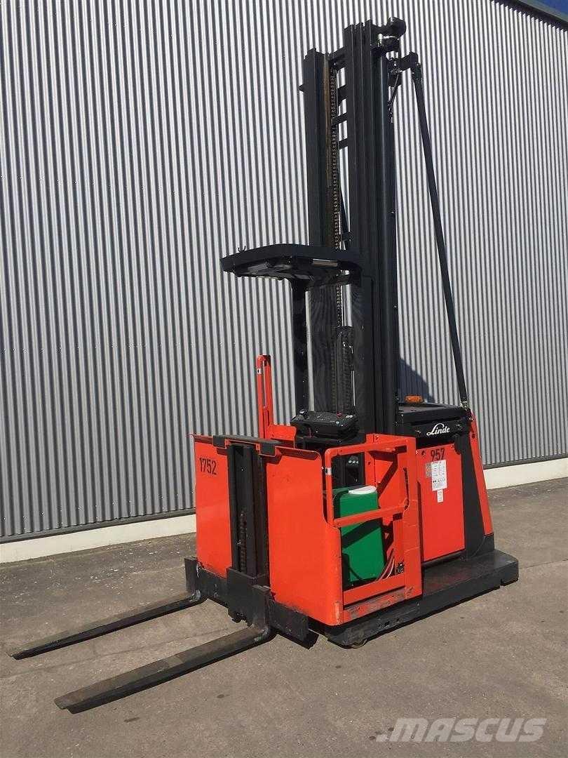 Linde V12 Kõrged komplekteerimistõstukid