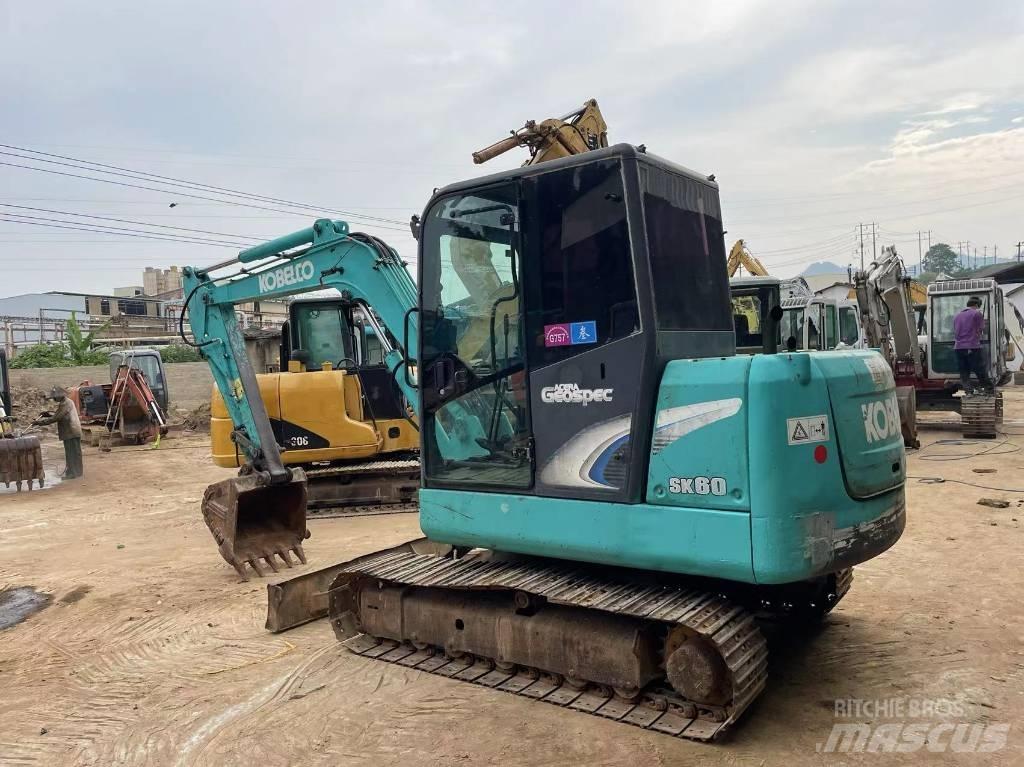 Kobelco SK 60-8 Roomikekskavaatorid