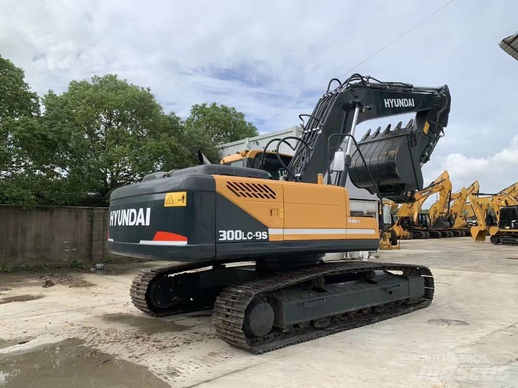 Hyundai R300LC-9S Roomikekskavaatorid