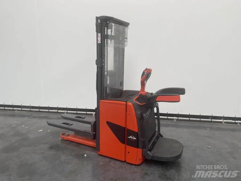Linde L 14 AP Järelkäidavad virnastajad