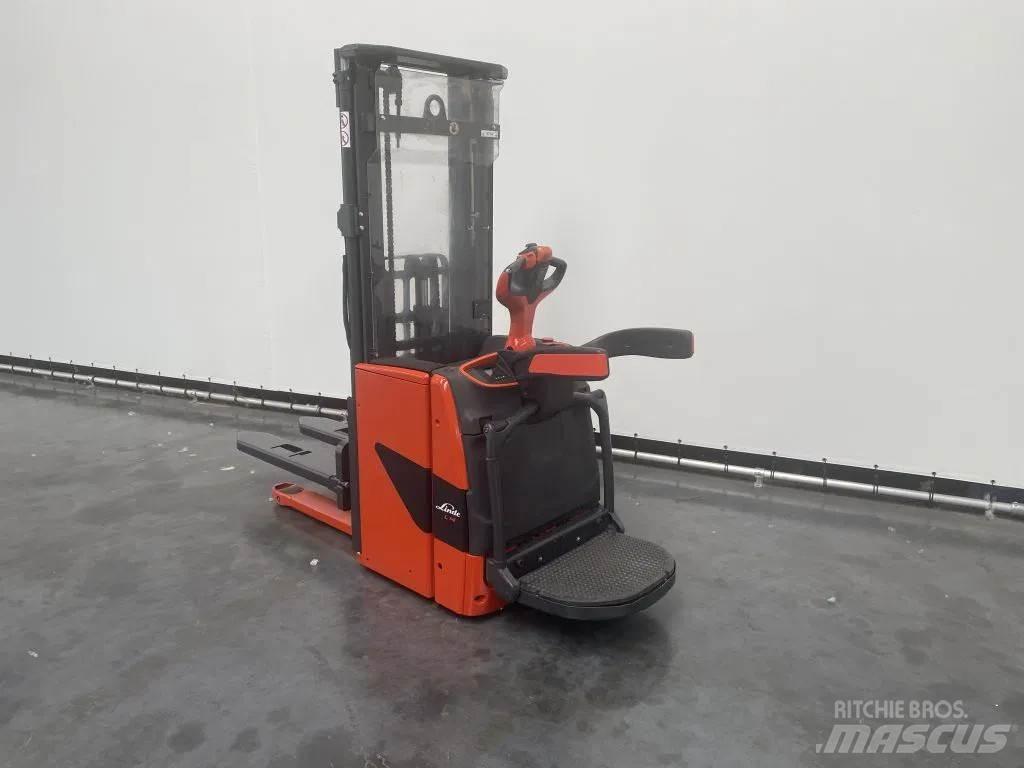 Linde L 14 AP Järelkäidavad virnastajad