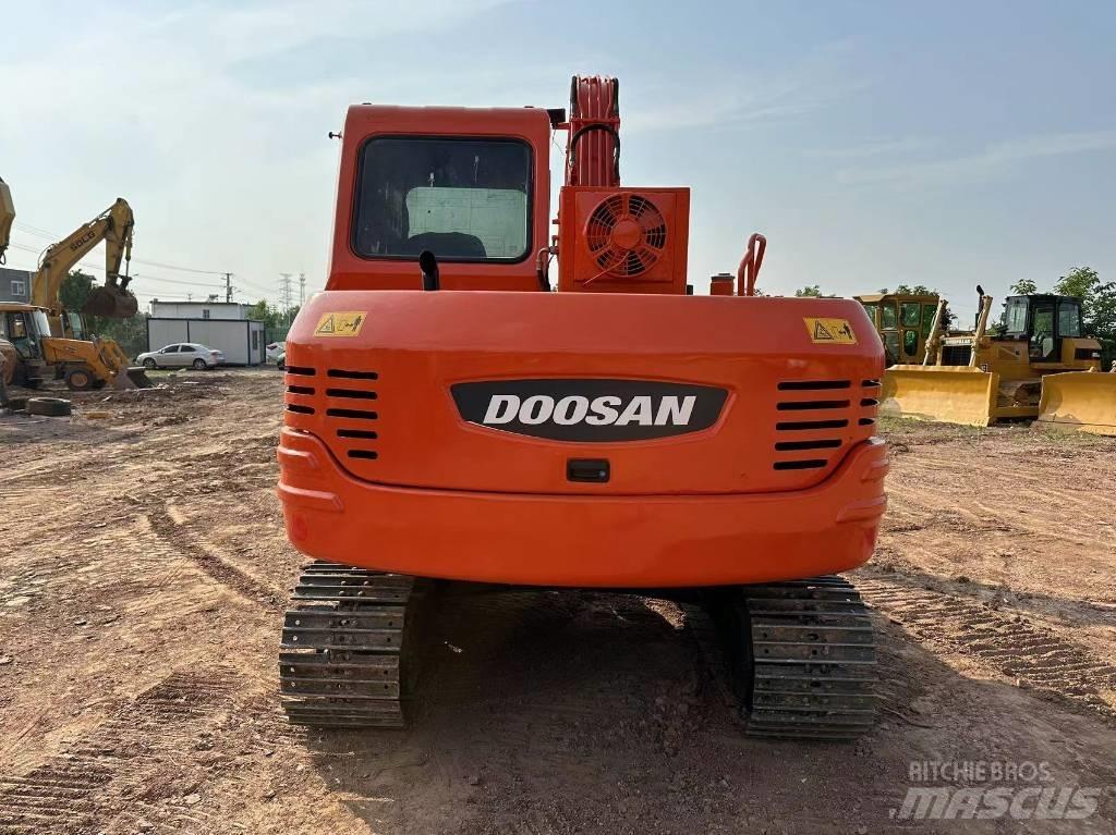 Doosan DH 80 Väikeekskavaatorid 7t-12t