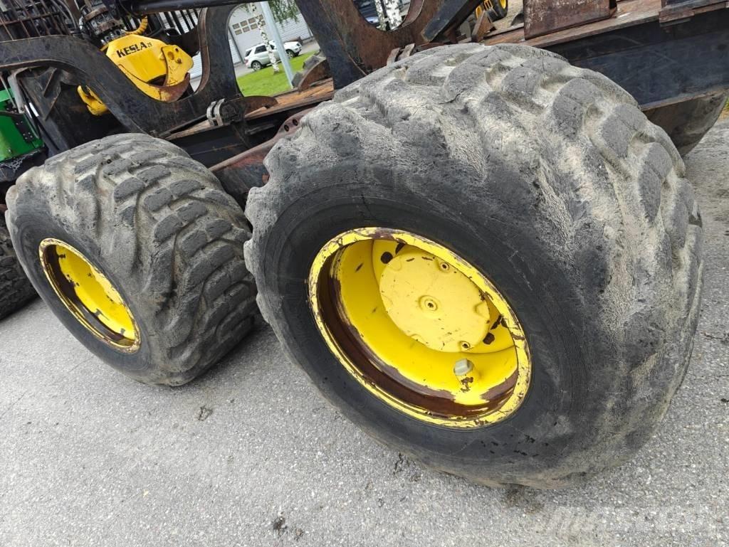 John Deere 1210 E Harvesterid