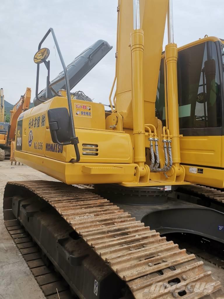 Komatsu PC 200 LC-8 Roomikekskavaatorid