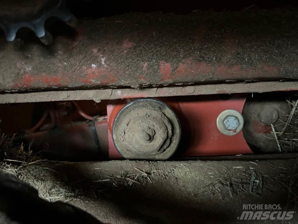 Hesston 4600 Heinapressid