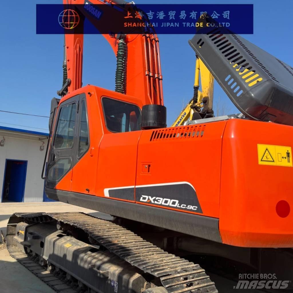 Doosan DX 300 Roomikekskavaatorid