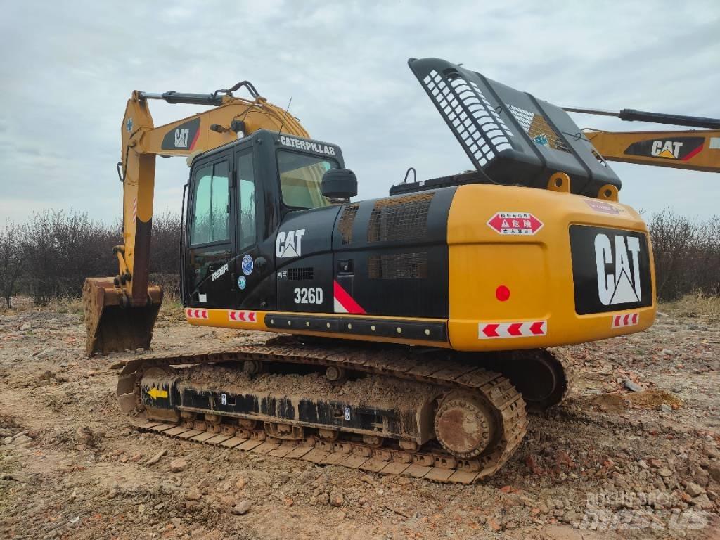 CAT 326D Roomikekskavaatorid