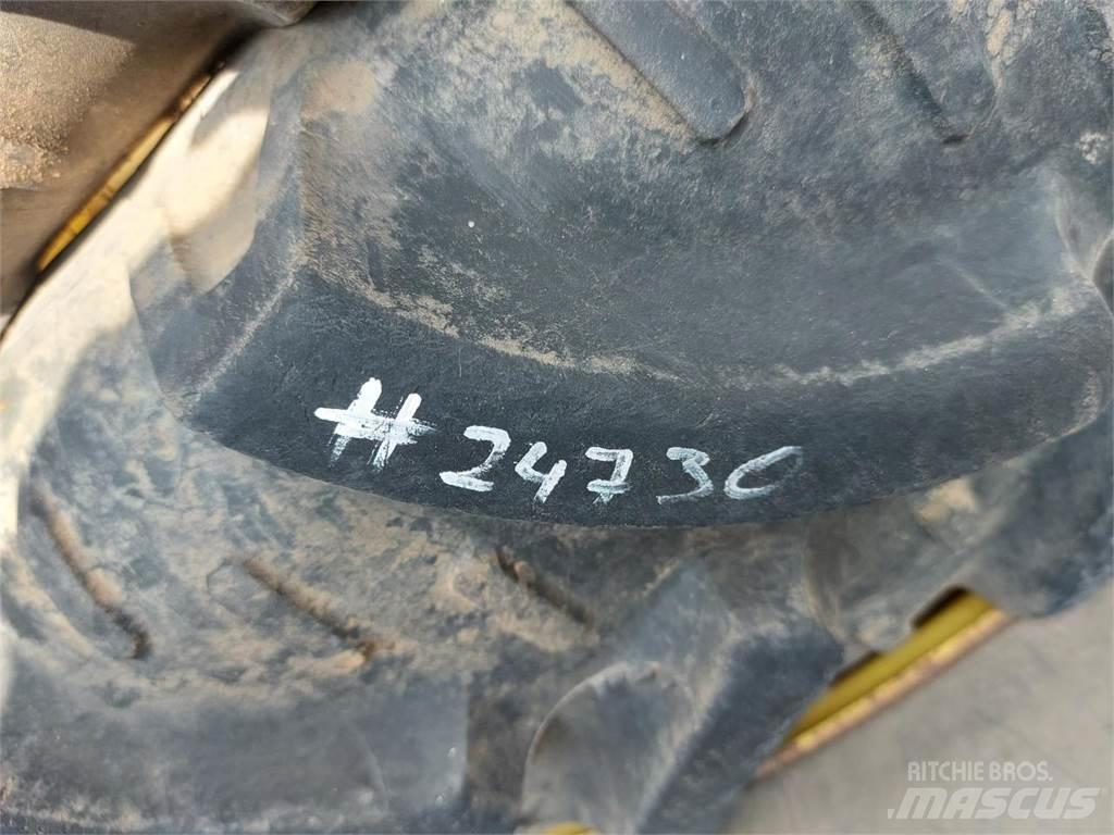 Kleber 270/95R32 Rehvid, rattad ja veljed
