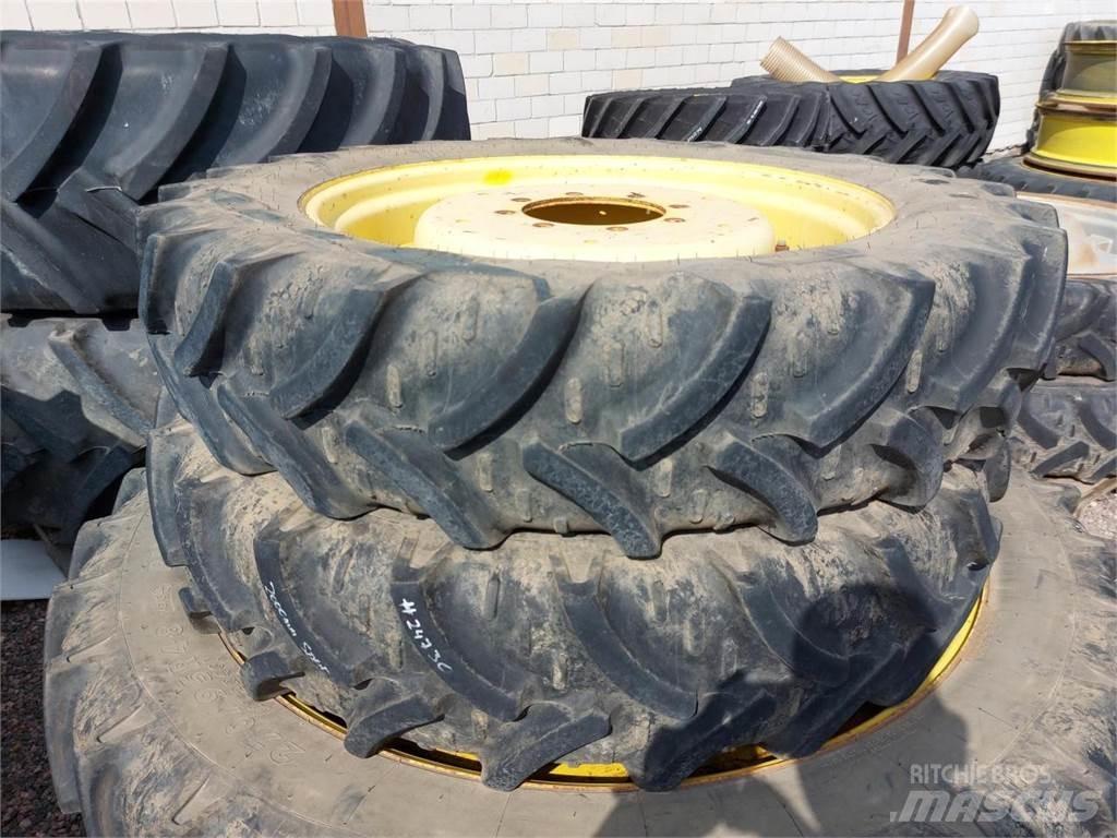 Kleber 270/95R32 Rehvid, rattad ja veljed