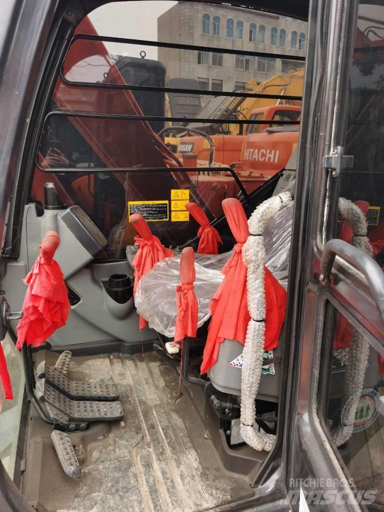 Hitachi ZX 70 Roomikekskavaatorid