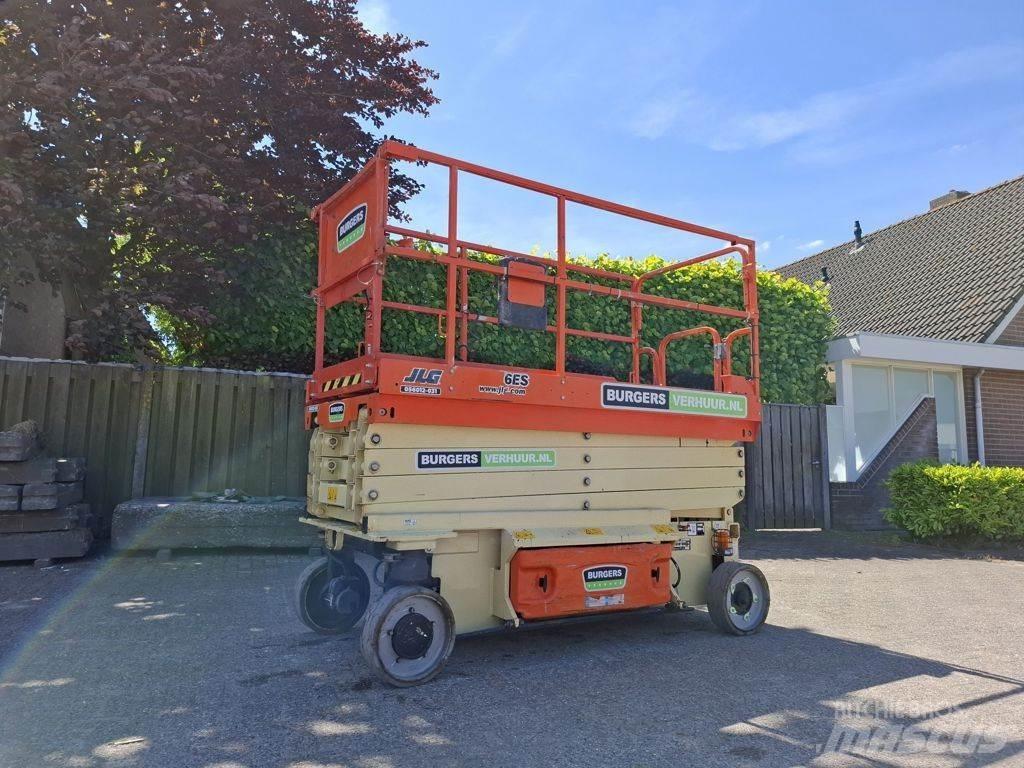 JLG 3246ES Käärtõstukid