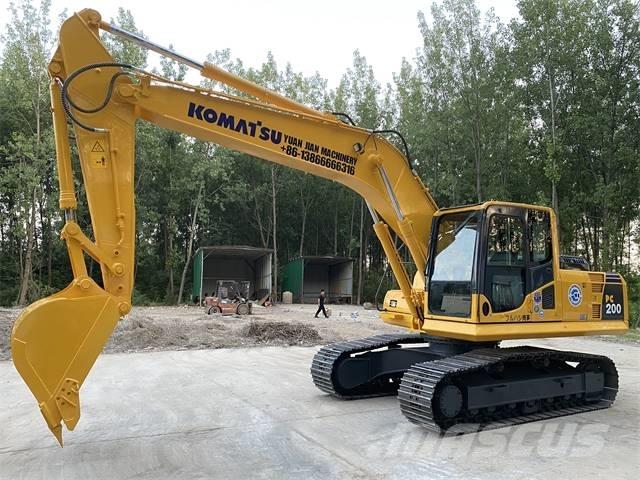 Komatsu PC 200-8 Roomikekskavaatorid