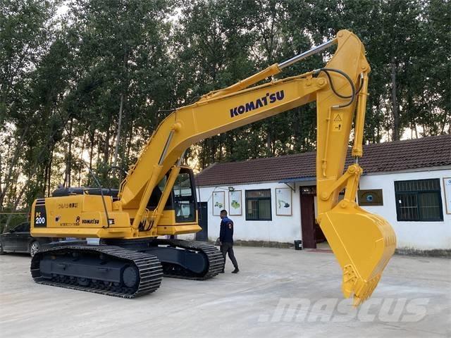 Komatsu PC 200-8 Roomikekskavaatorid