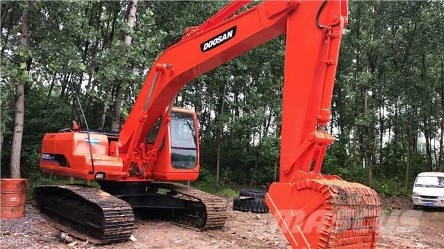 Doosan DH225LC-7 Roomikekskavaatorid