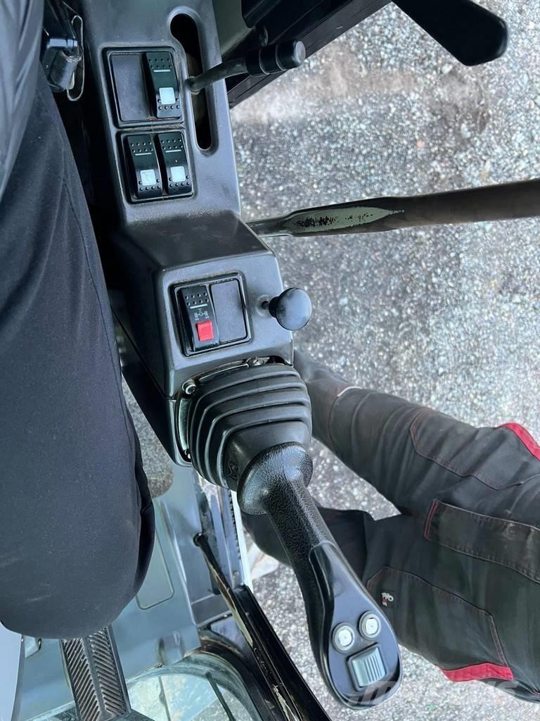 CAT M 313 D Ratasekskavaatorid