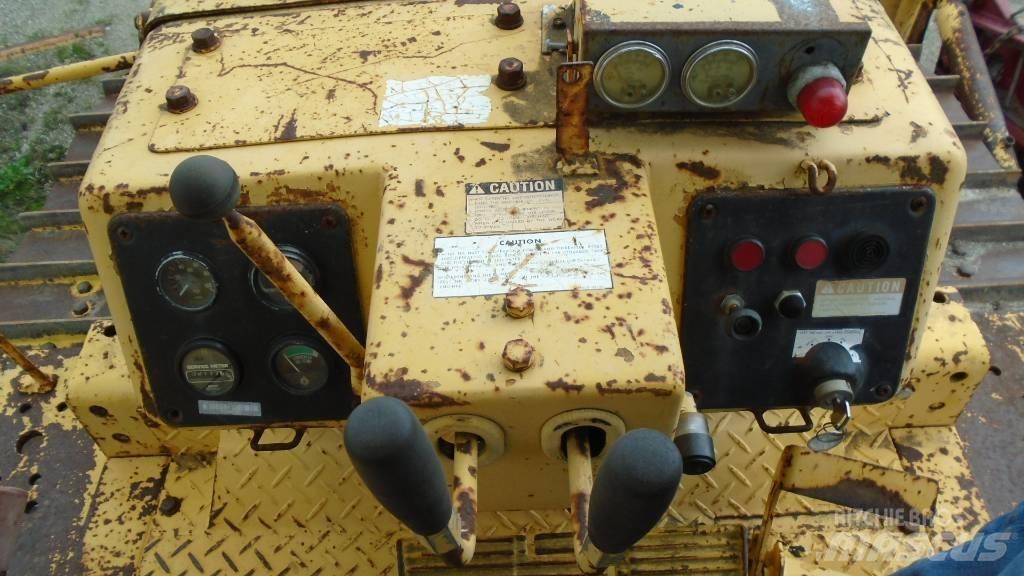 Komatsu D 68 E-1 Buldooserid