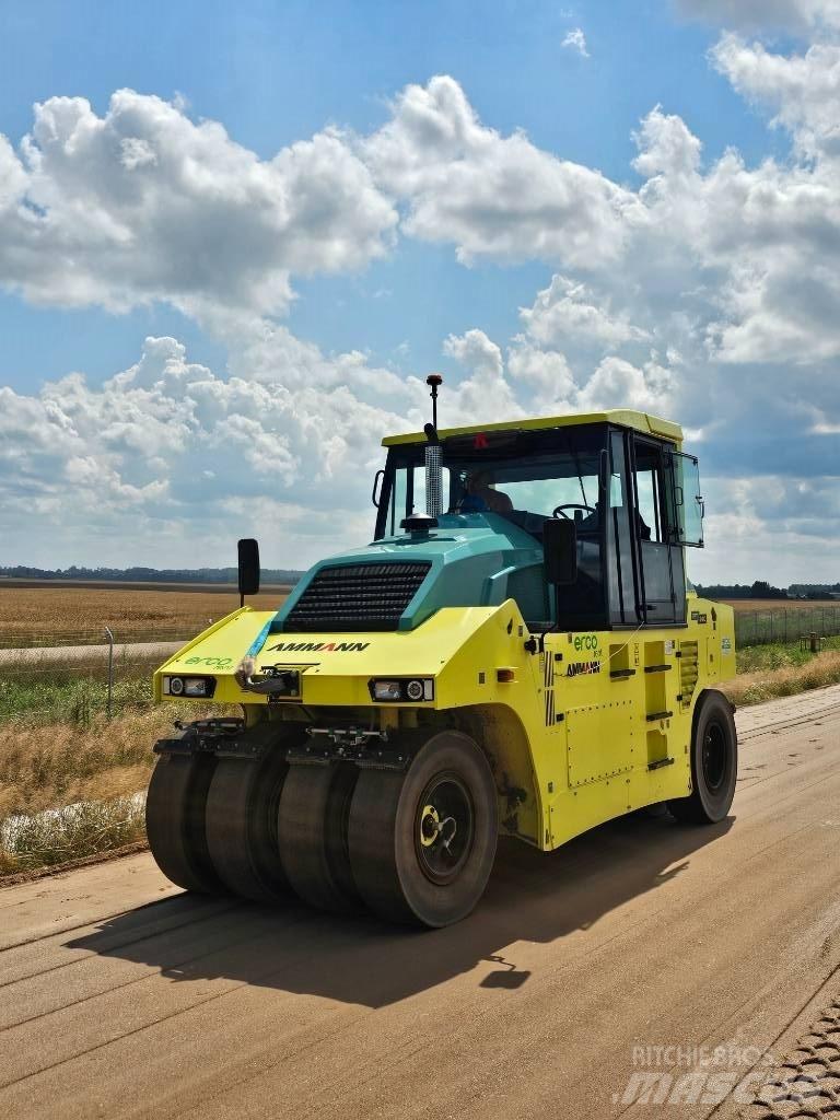 Ammann ART 240 Pneumorehvidega rullid