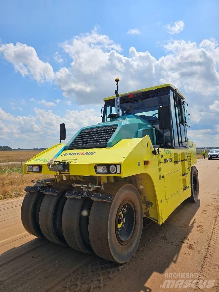 Ammann ART 240 Pneumorehvidega rullid