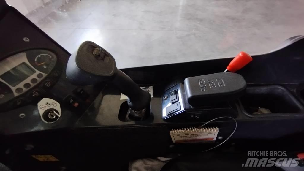 Bobcat L 23 Väikelaadurid
