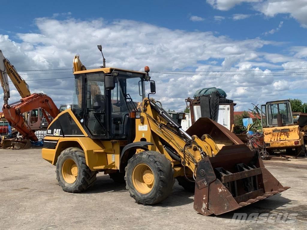 CAT 908 Rataslaadurid