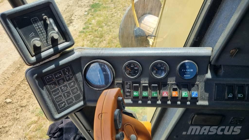 New Holland TC 56 Teraviljakombainid