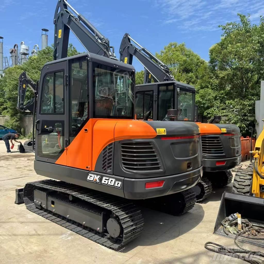 Doosan DX 60 Roomikekskavaatorid