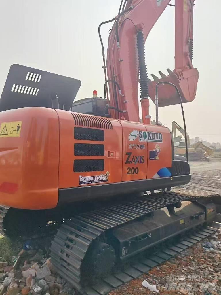 Hitachi 200-3 Roomikekskavaatorid