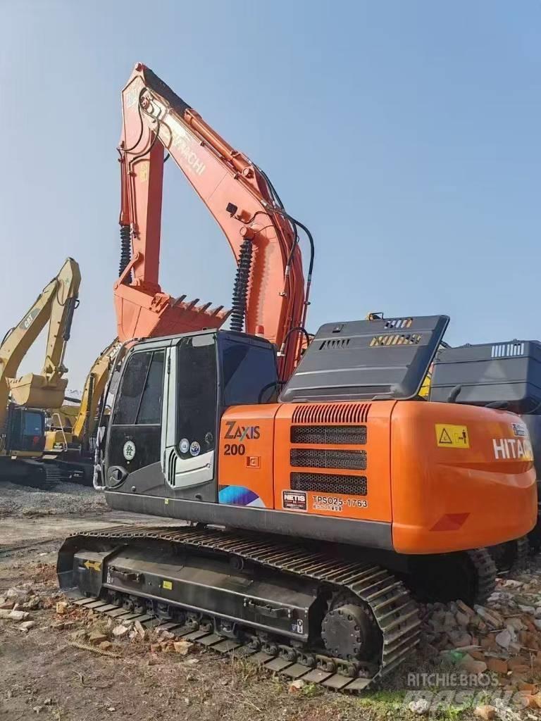 Hitachi 200-3 Roomikekskavaatorid