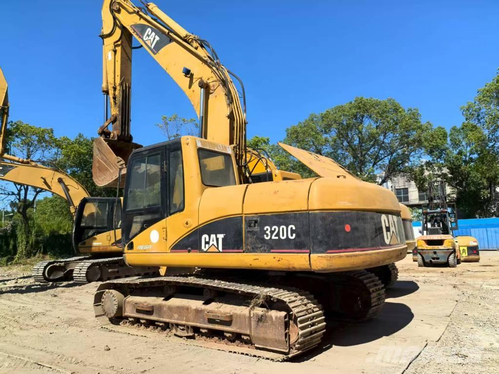 CAT 320 C Roomikekskavaatorid