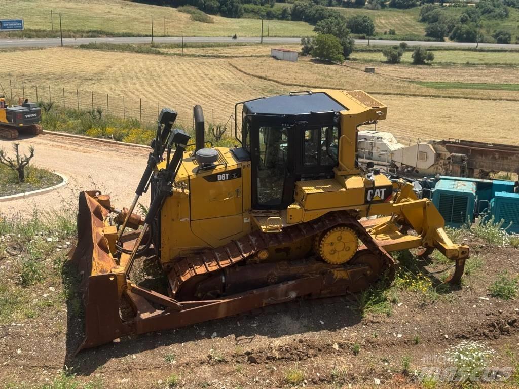 CAT D 6 T XL Buldooserid