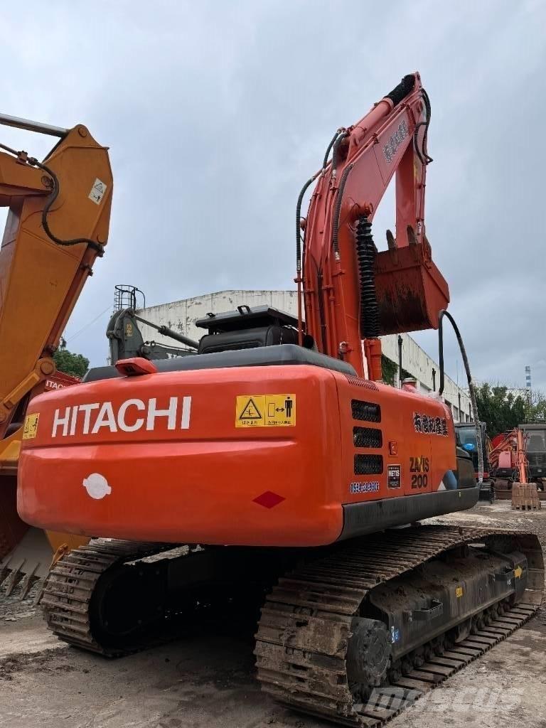 Hitachi ZX 200 Roomikekskavaatorid