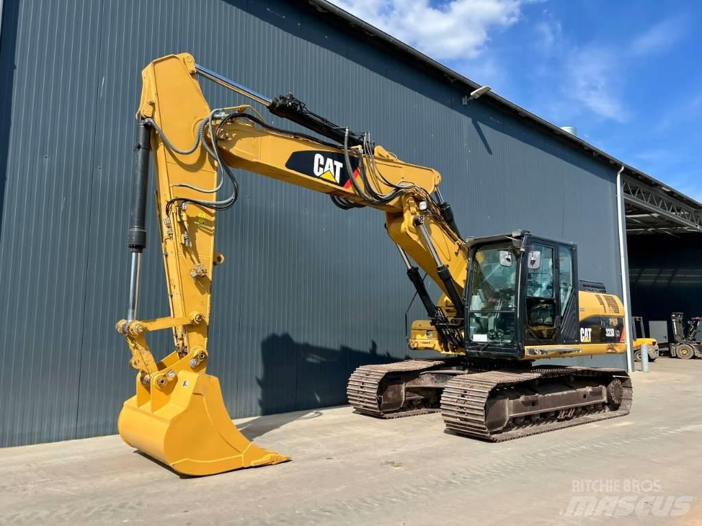 CAT 323D LN VA Roomikekskavaatorid