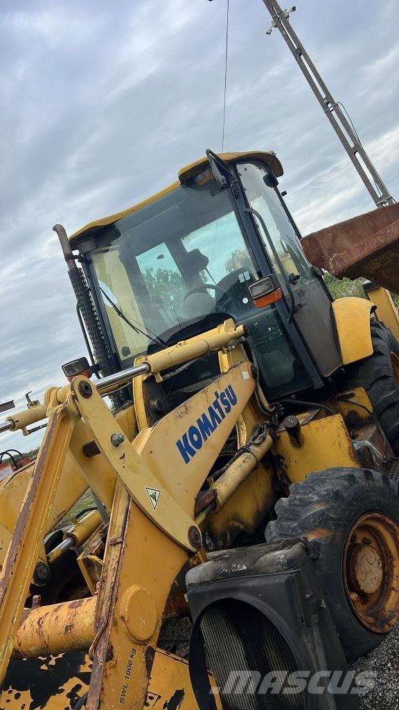 Komatsu WB 93 R Mootorid