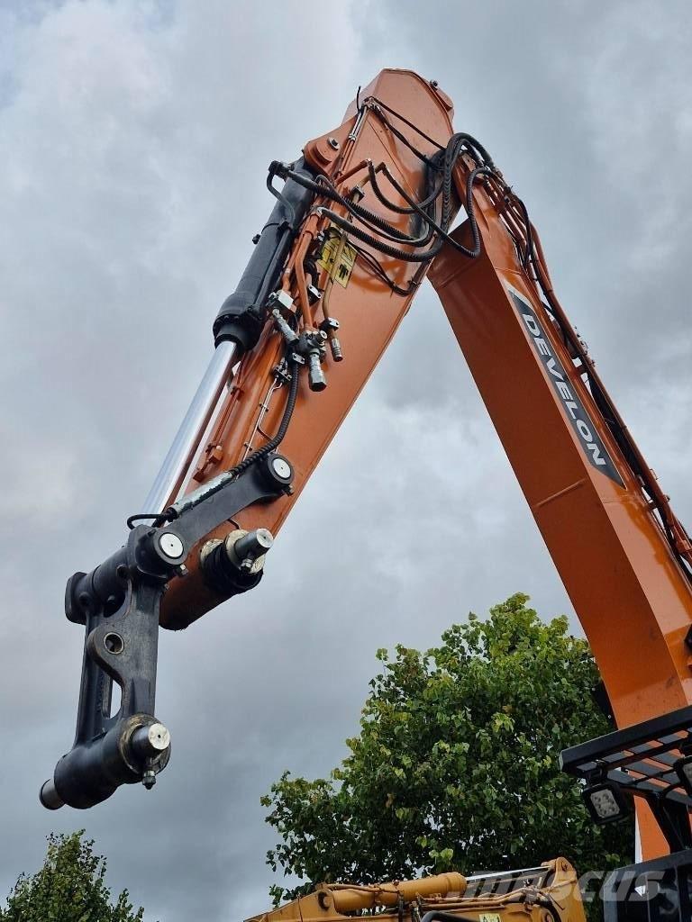 Develon DX 140 LCR-7 Roomikekskavaatorid