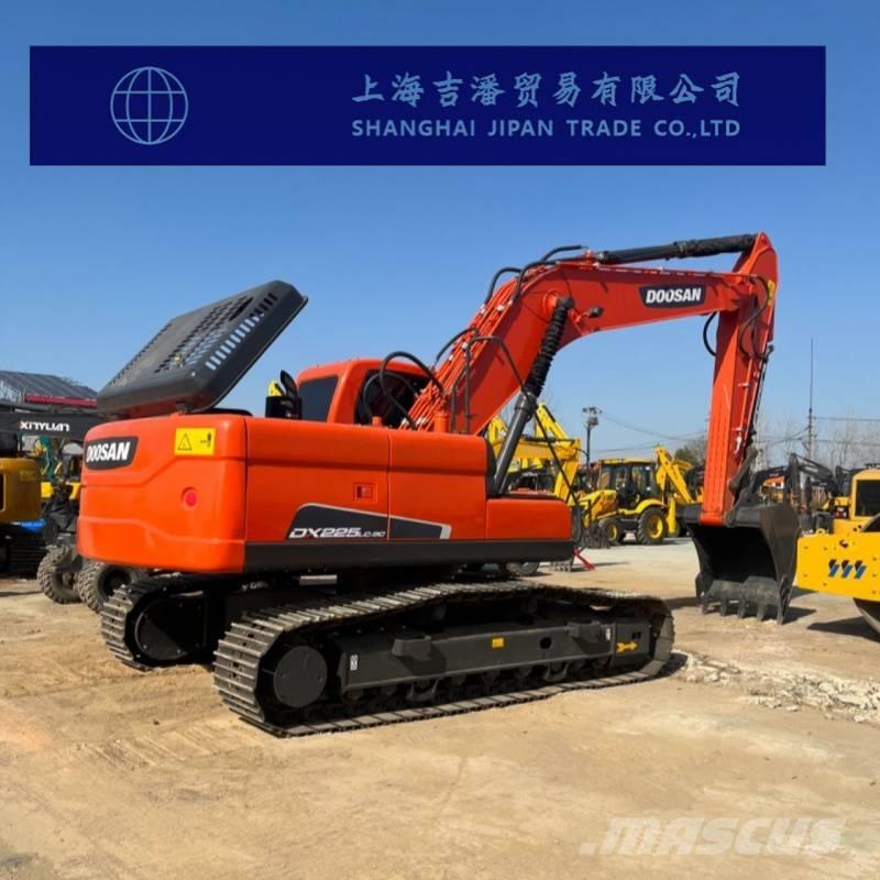 Doosan DX 225 Roomikekskavaatorid