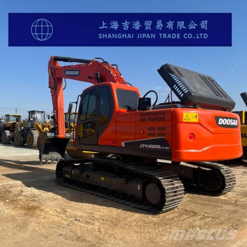 Doosan DX 225 Roomikekskavaatorid