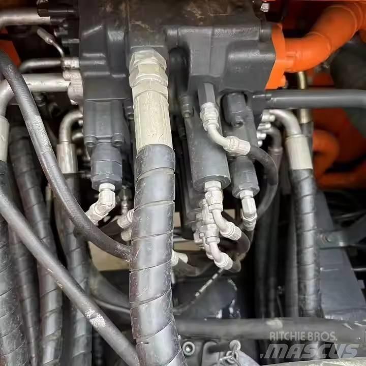 Doosan DX 300 LC Roomikekskavaatorid