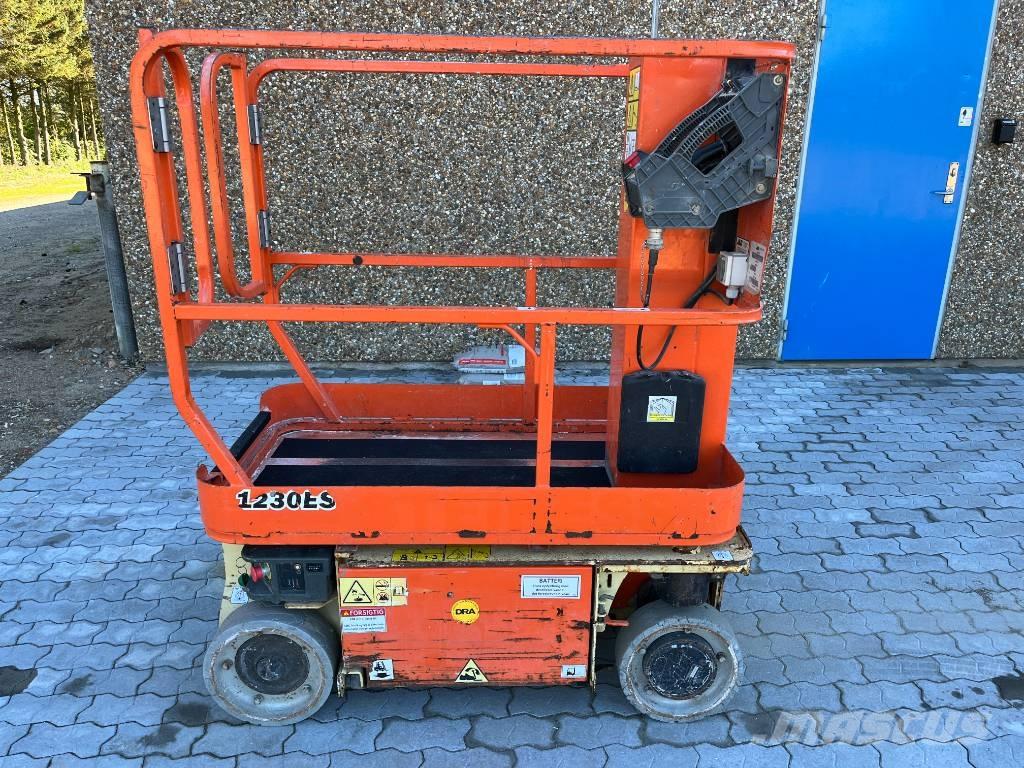 JLG 1230 ES Vertikaalsed mast tõstukid