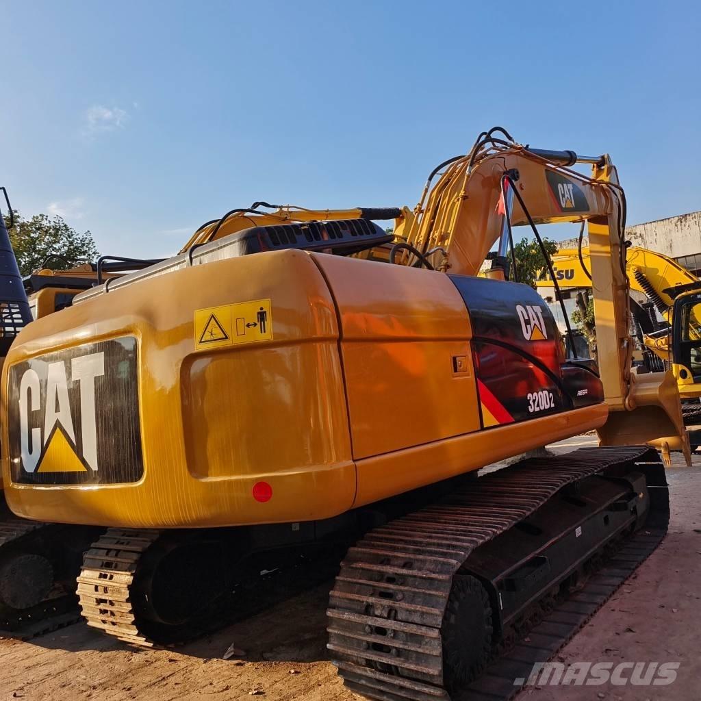 CAT 320 D Roomikekskavaatorid