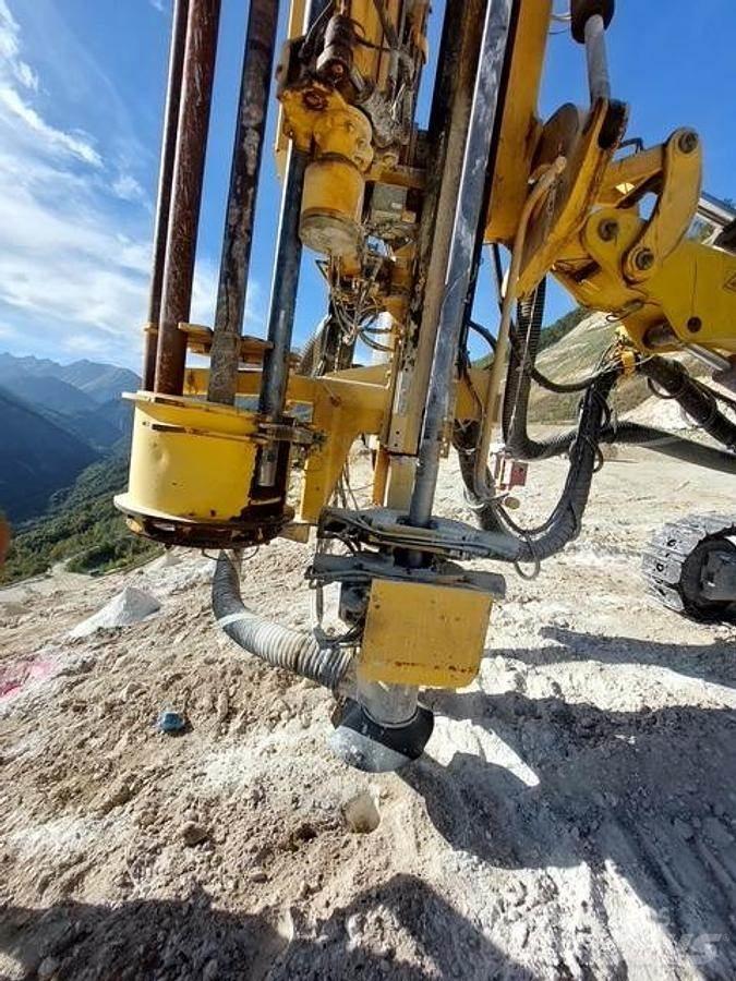 Atlas Copco Roc F6 Vertikaalsed puurmasinad