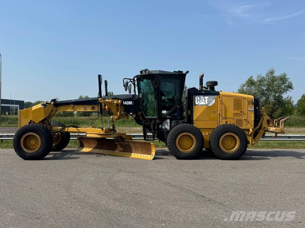 CAT 140M3 Greiderid