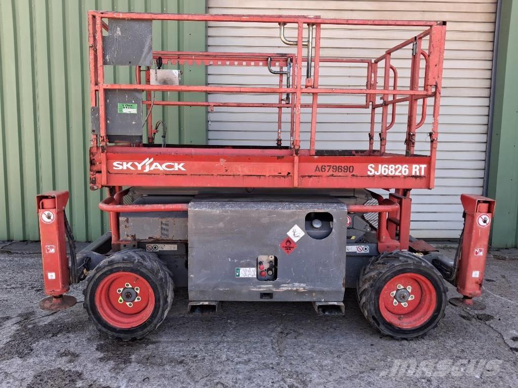 SkyJack SJ 6826 RT Käärtõstukid