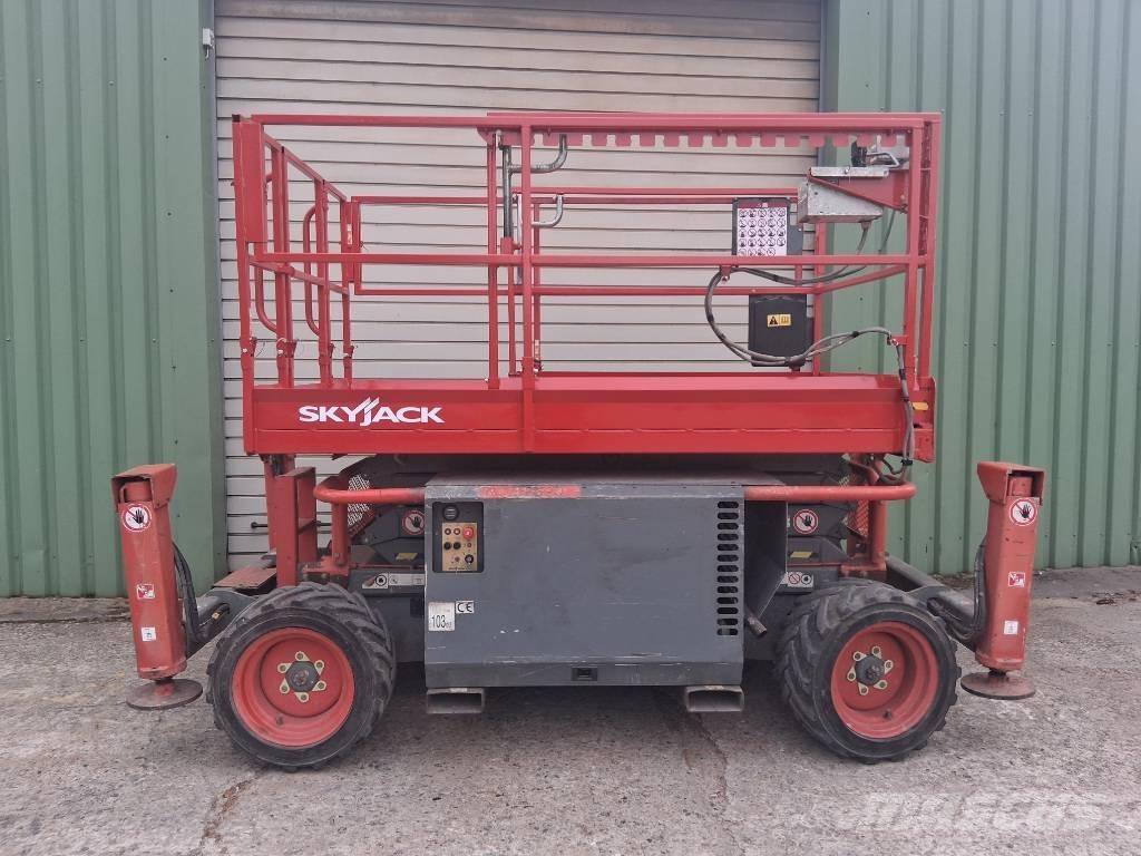 SkyJack SJ 6826 RT Käärtõstukid