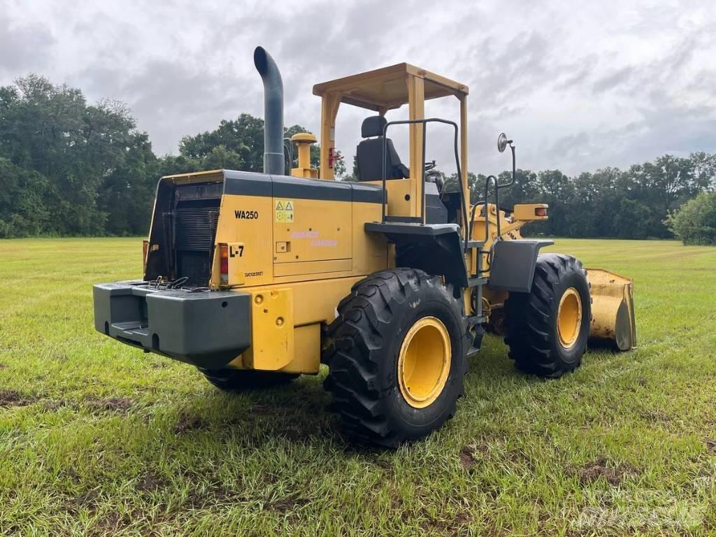 Komatsu WA 250-3L Rataslaadurid