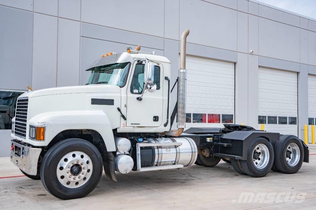 Mack Pinnacle 64T Sadulveokid