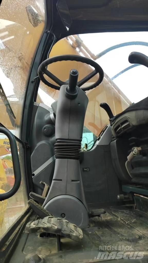 Hyundai 210W-9 Ratasekskavaatorid
