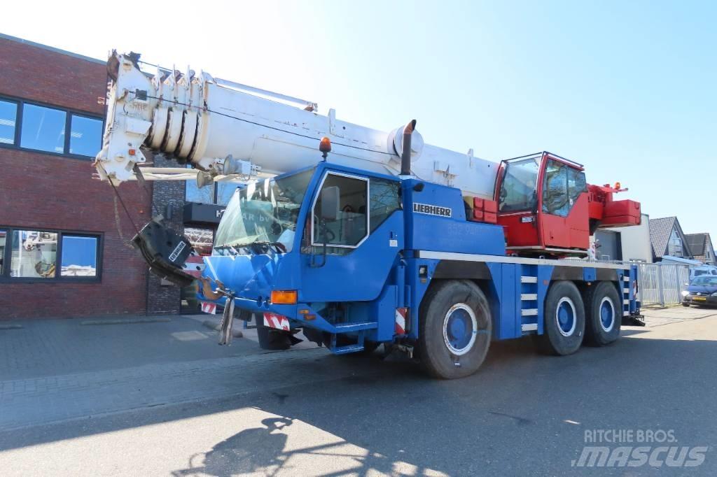 Liebherr LTM 1055-1 Maastikutõstukid