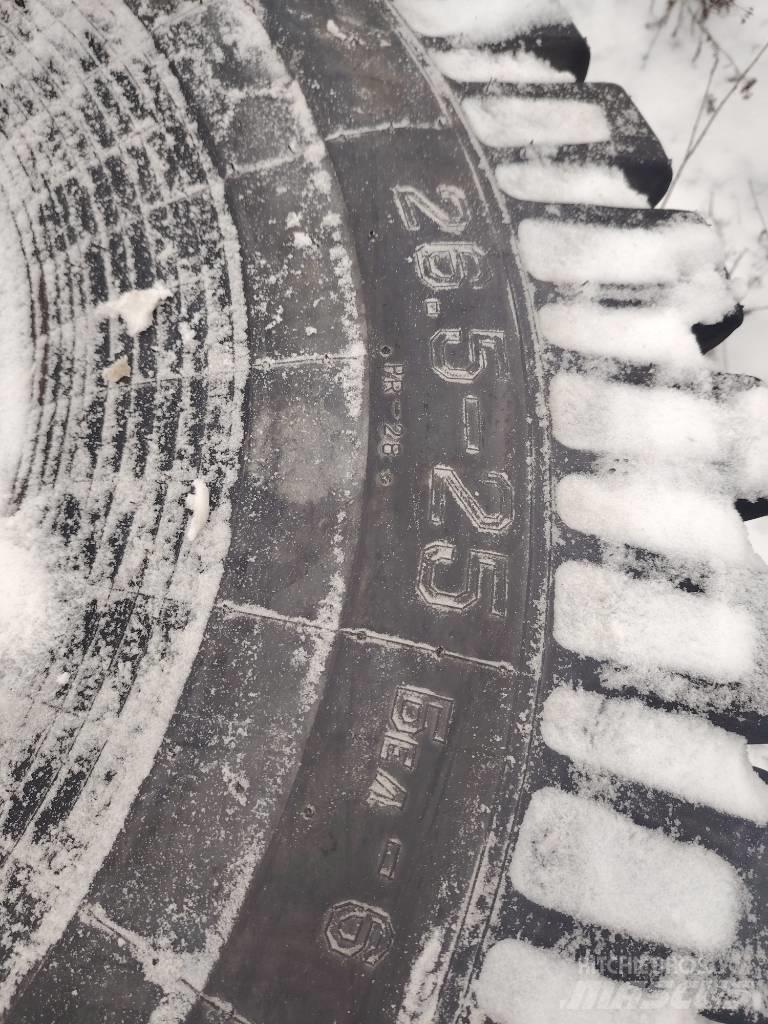 Bridgestone 26.5-25 Rataslaadurid